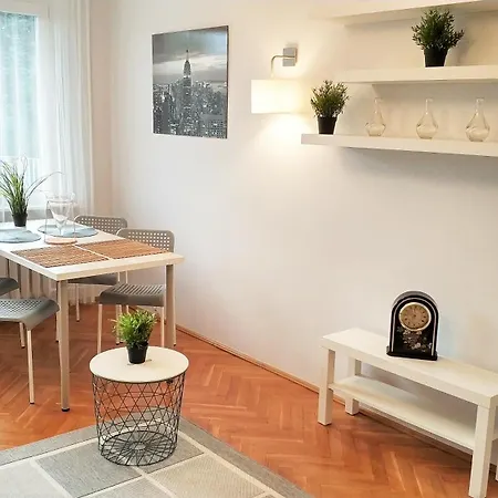 Apartament Wiosenny 52M2 Клодзько Екстер'єр фото
